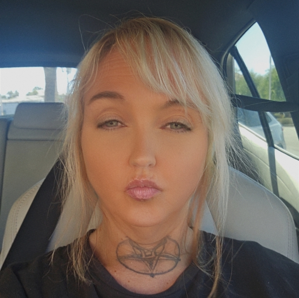 Meet your Posher, Nikki